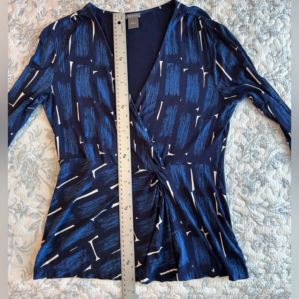 Ann Taylor Elegant Blue Patterned Jersey Knit Blouse with Peplum Gather Waist - Picture 6 of 12